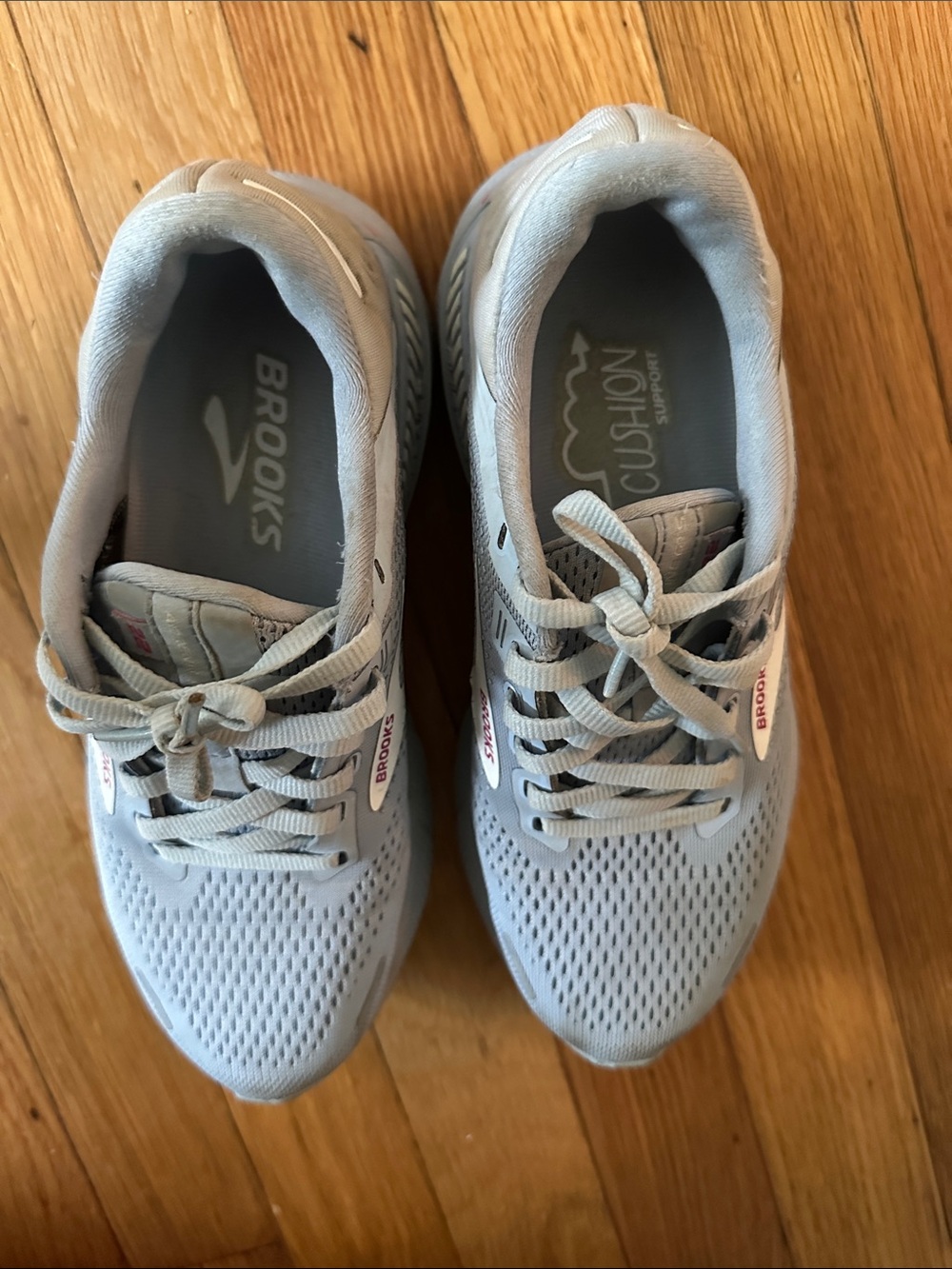 Brooks Women's Light Gray Athletic Running Shoes - Picture 7 of 9